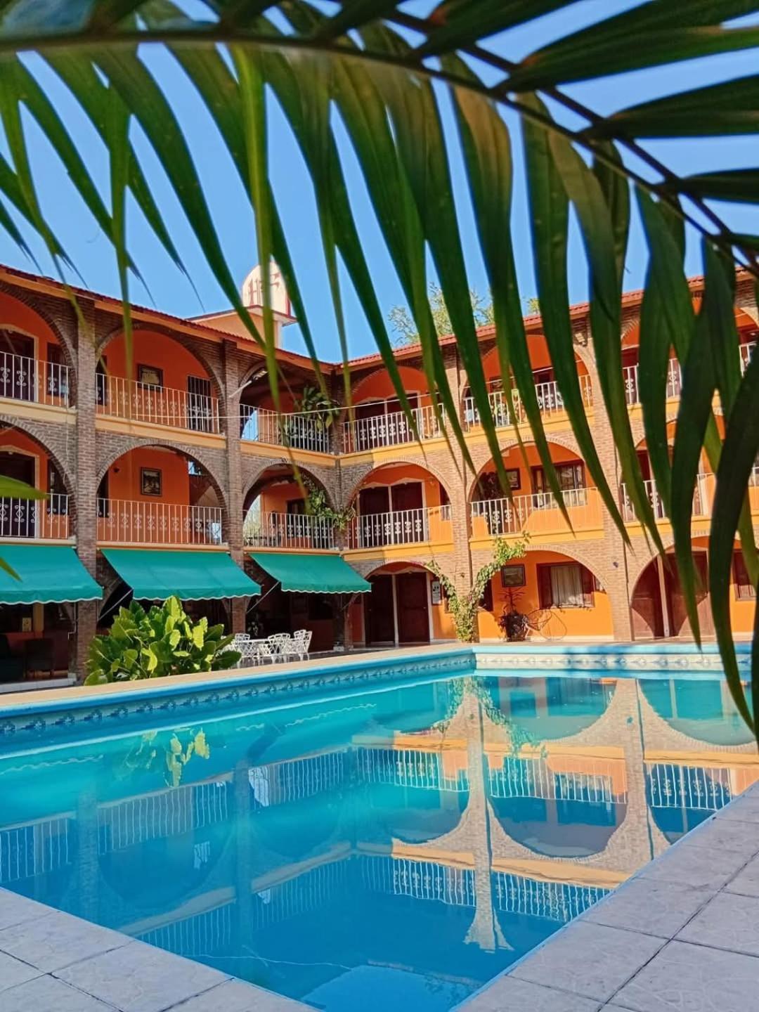 Hotel Hf Hacienda San Francisco Puente Nacional Eksteriør billede